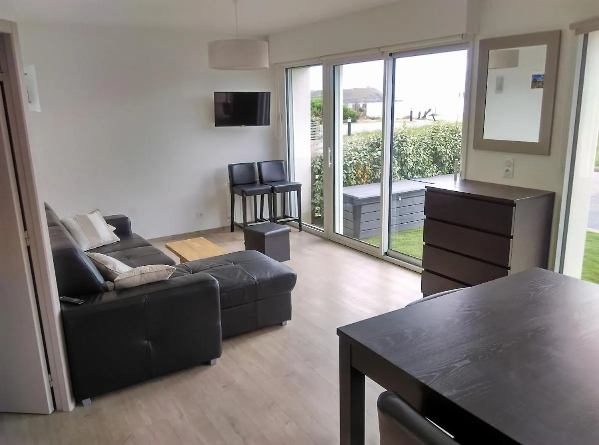 Apartment Brittany Facing And Seaside Plomodiern